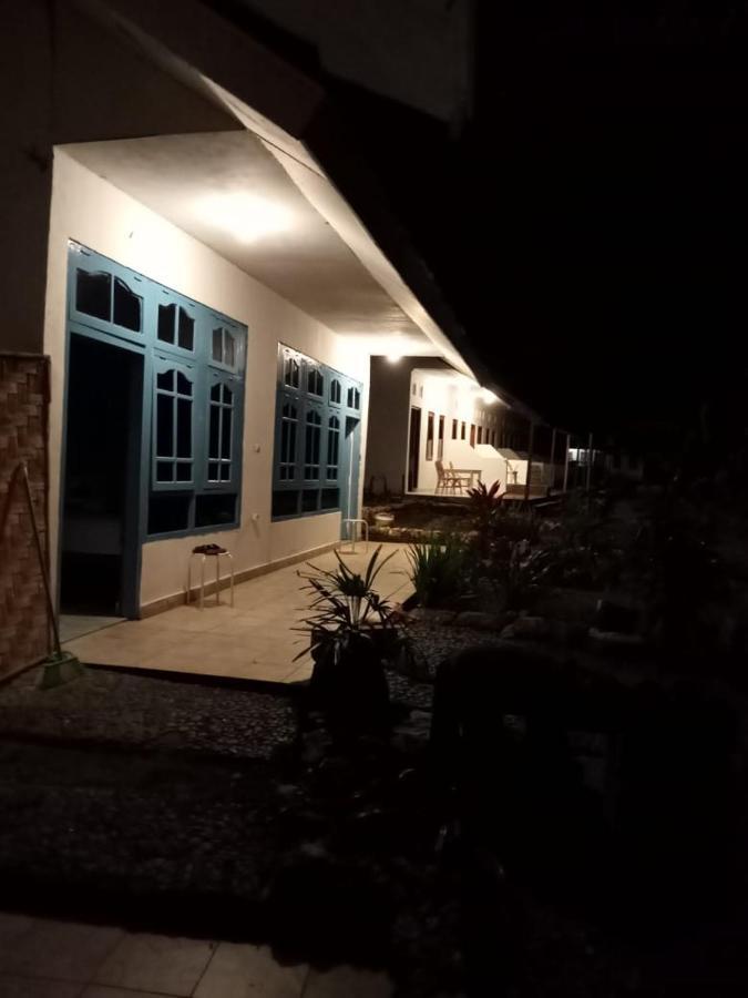 The Village Rua Beach Homestay Bagian luar foto