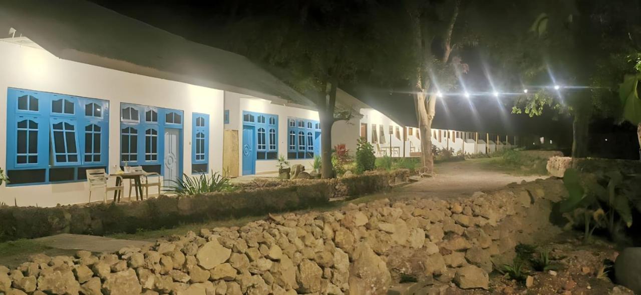 The Village Rua Beach Homestay Bagian luar foto
