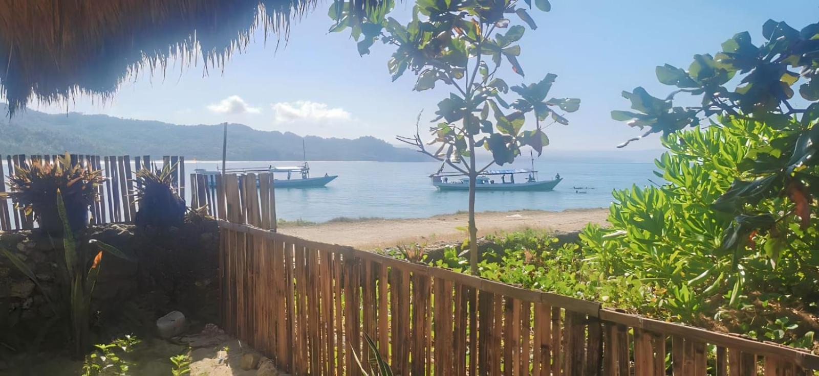 The Village Rua Beach Homestay Bagian luar foto